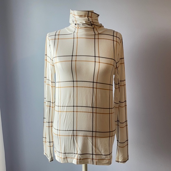 LOFT Tops - New Loft Mock Turtleneck